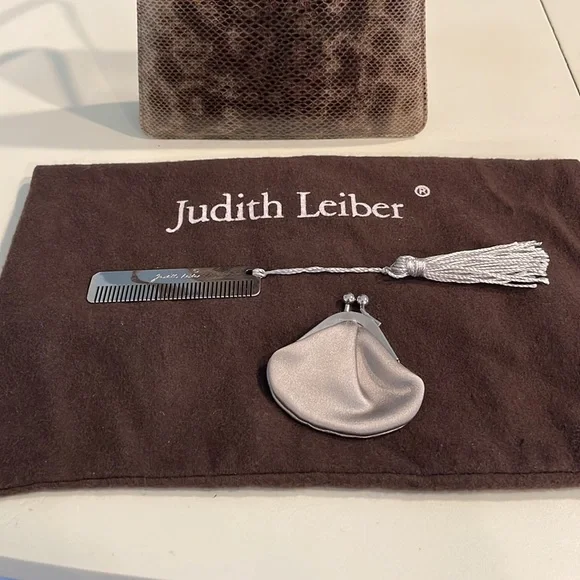 Judith Leiber snakeskin handbag - Picture 6 of 15